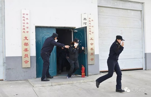 C:\Users\Administrator\Desktop\13..jpg C:\Users\Administrator\Desktop\13..jpg